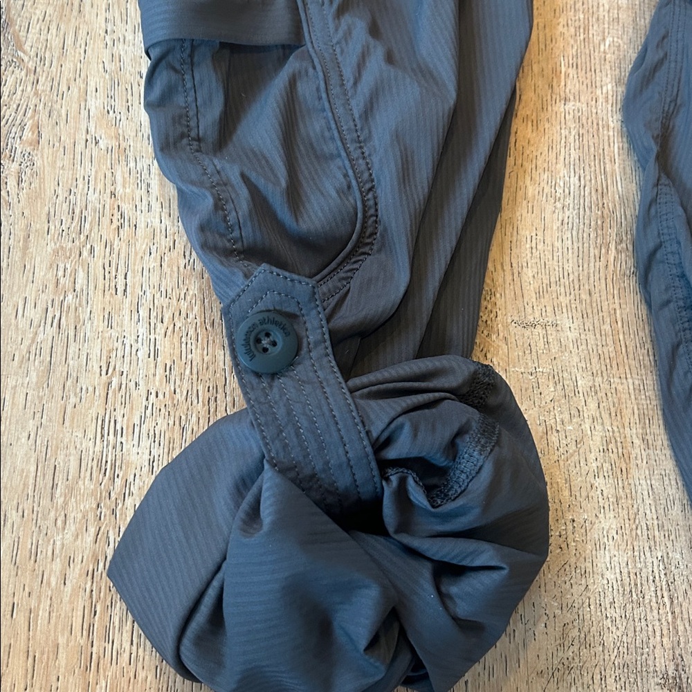 Lululemon yoga camp pants army green - Picture 8 of 8